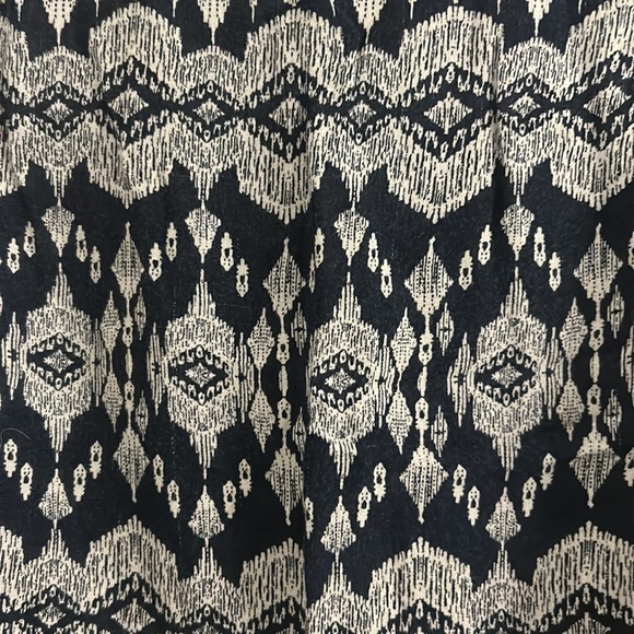 Patterned top - Picture 2 of 7